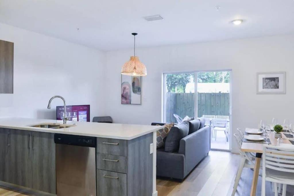 Outstanding Townhouse 18 Min From The Beach - Th2 Μαϊάμι Εξωτερικό φωτογραφία